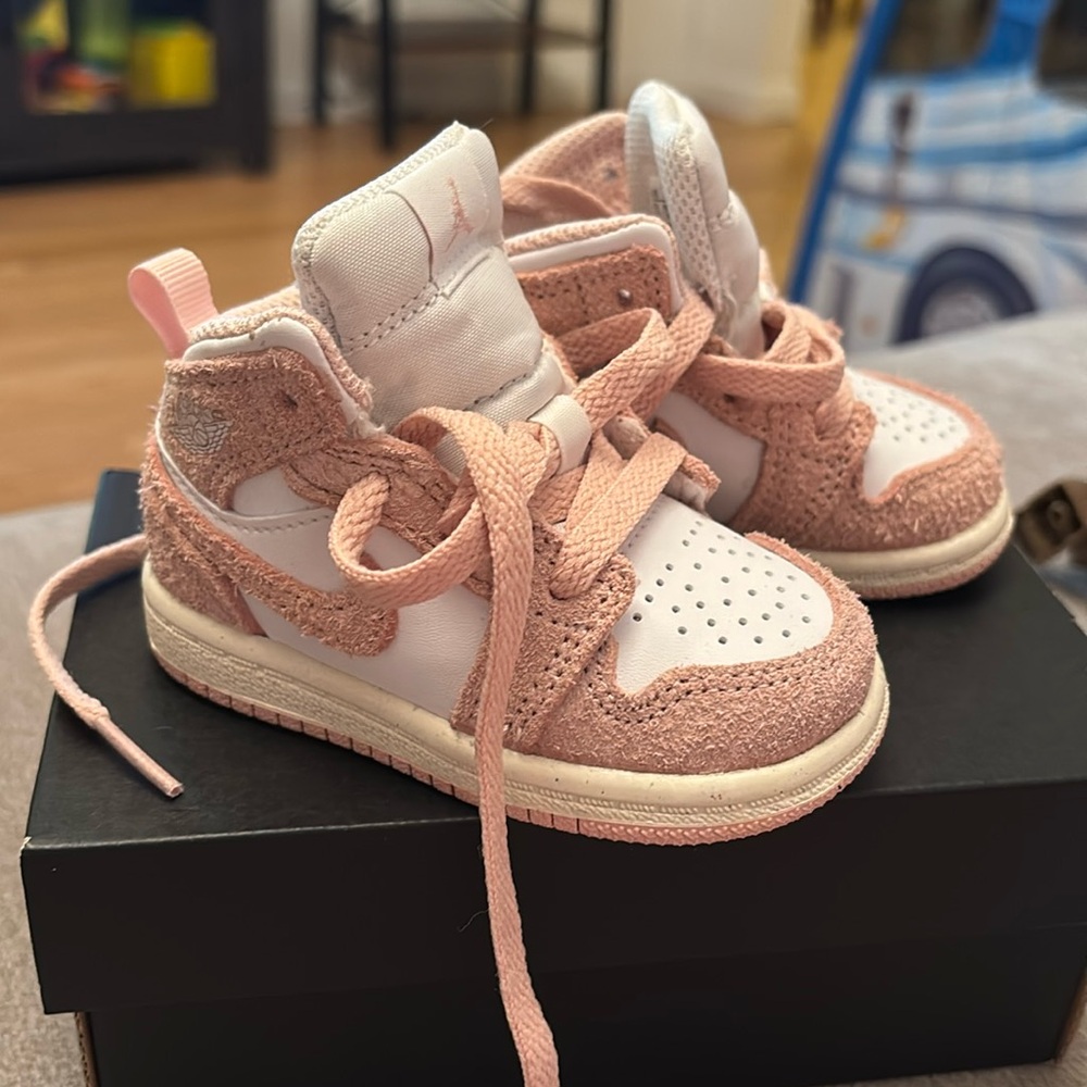 Jordan 1 Mid SE (TD)